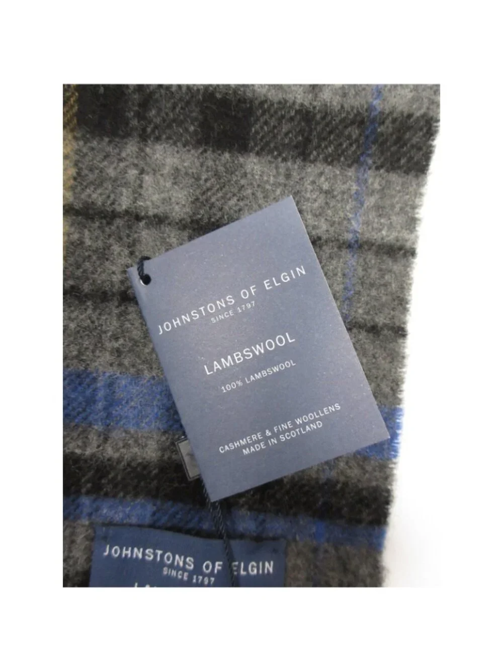 Johnstons of Elgin Scarf One ambs Wool Plaid Fringe Scotland NEW